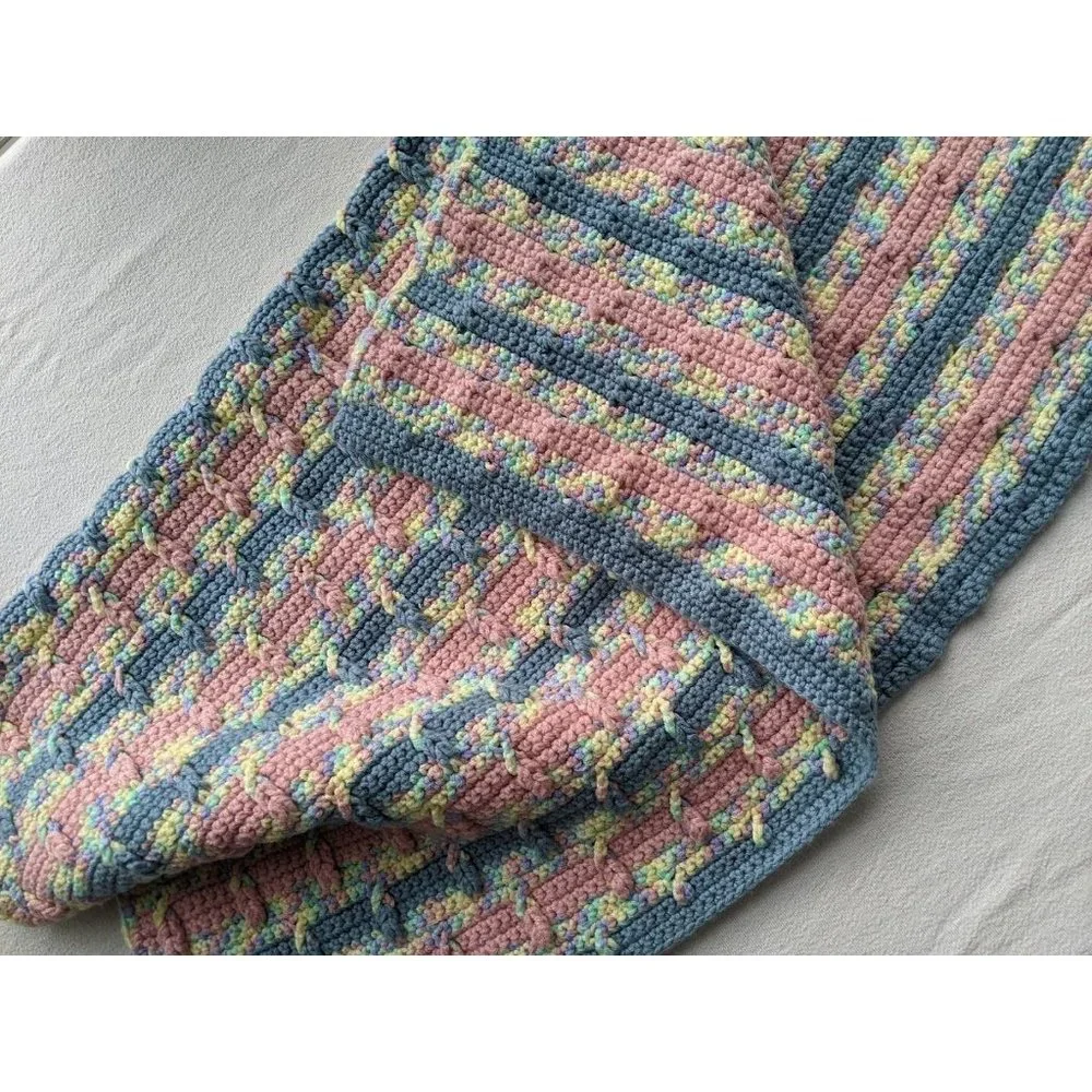 Handmade‎ Crochet Baby Blanket Receiving Pastel 41X35 Heavy Sheen Winter Crib